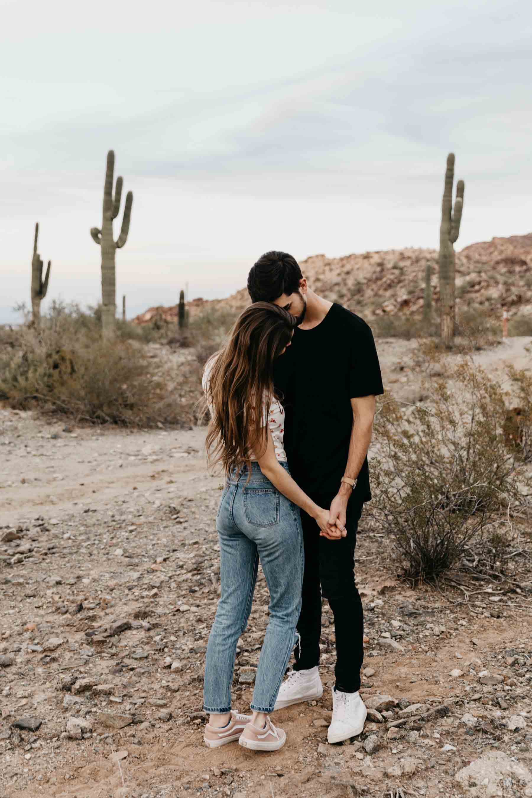 Best outfits to wear for your engagement session Photography